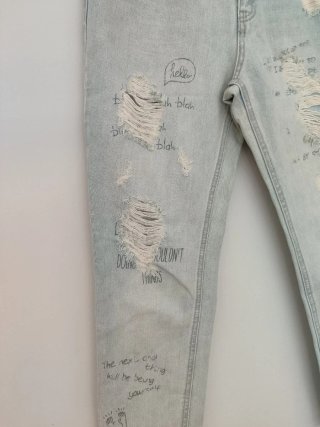 Pantalones vaqueros Stradivarius desgastados nuevo