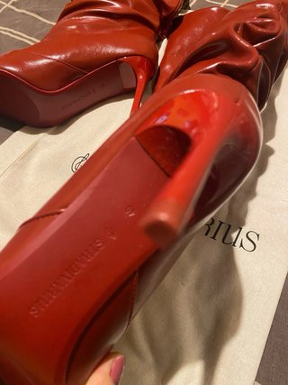 Botas altas rojo burdeos Stradivarius