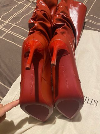 Botas altas rojo burdeos Stradivarius