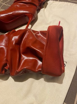 Botas altas rojo burdeos Stradivarius