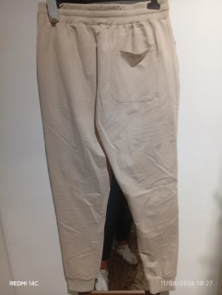 Pantalón chándal beige hombre