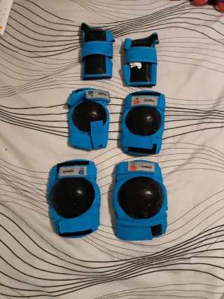 Patines en línea Oxelo Talla 32-34 + Protecciones