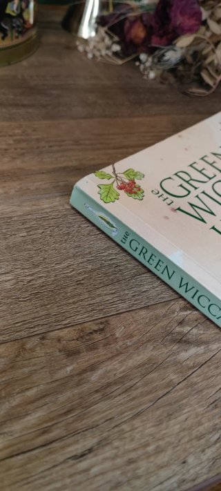 Libro - The Green Wiccan Herbal de Silja