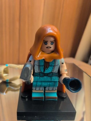 Figura basada en Holly Stranger Things