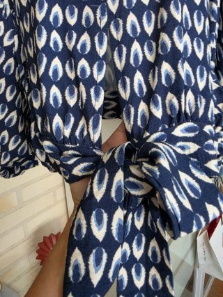 Blusa boho-chic azul y blanco talla única