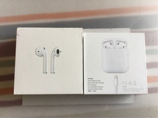 AirPods Apple bianchi