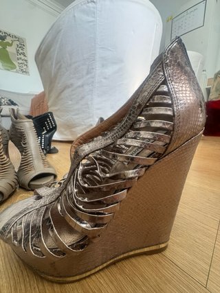 Zapatos de cuña (plataforma) plateados con cierre