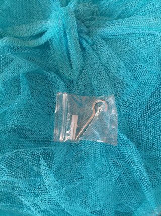 Mosquitera azul para cama