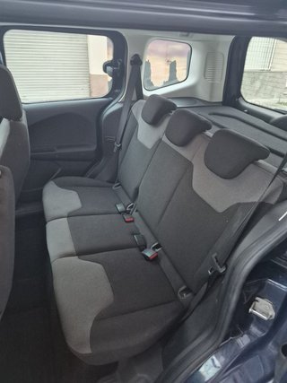 Ford E-Tourneo Courier 2017