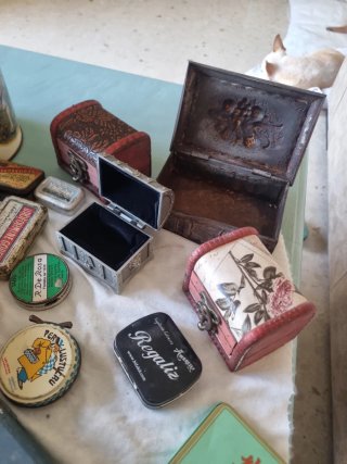 Set di scatole metalliche vintage