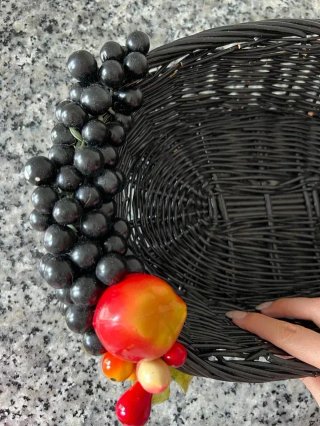 Cesta de Mimbre Lacada en Negro | Como Nueva