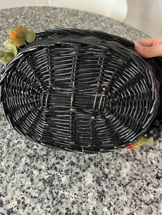 Cesta de Mimbre Lacada en Negro | Como Nueva