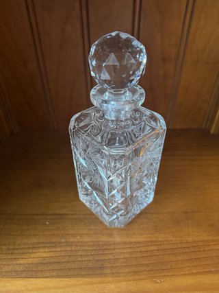 Botella de cristal tallado