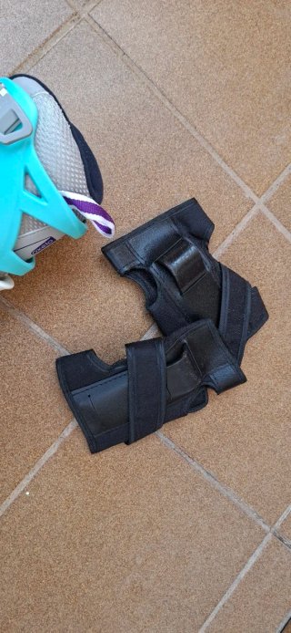 Patines en línea ajustables (32-35) + Protecciones