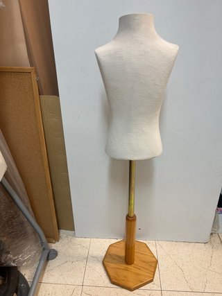 Liquidacion última unidad Maniquí Infantil Blanco)