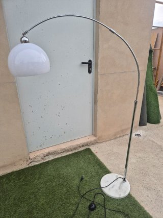 Lámpara Arco Diseño Sofá