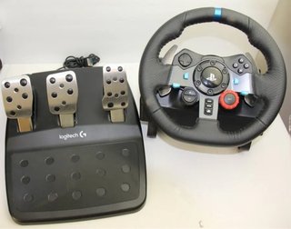 Volante Logitech G29 con Pedales