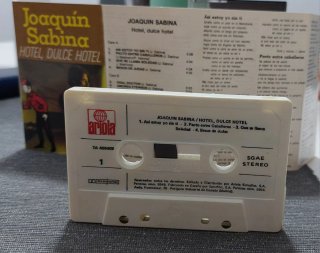 Joaquín Sabina "Hotel, dulce hotel"