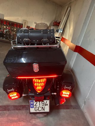 Suzuki Intruder 1800 MR  negro