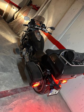 Suzuki Intruder 1800 MR  negro