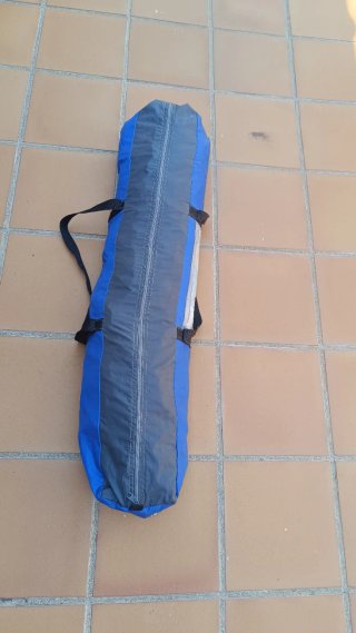 Tienda de campaña azul