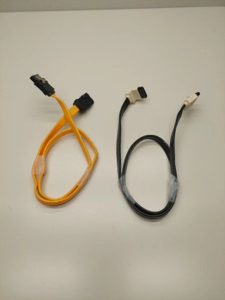 2 Cables SATA