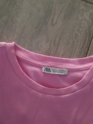 Blusa Zara rosa con volantes