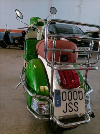 Vespa 200 Beige y Verde