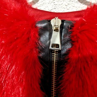 Cazadora pelo roja con cremallera