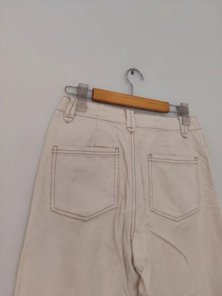 Pantalón vaquero Bershka beige talla M
