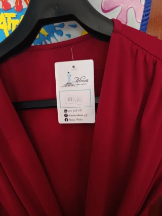 Vestido rojo drapeado manga larga