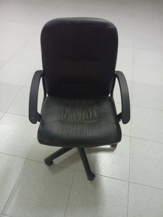 Silla de oficina negra