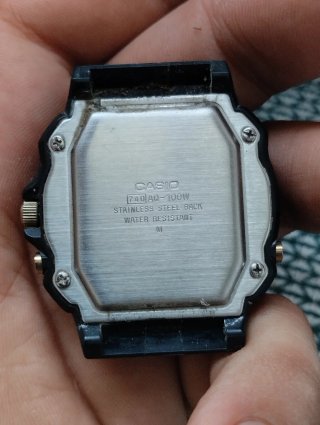 Reloj Casio Analógico Digital Negro y Dorado