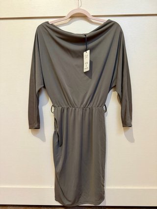 Vestito You Decide verde militare manica a kimono