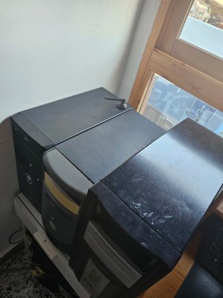 3 Torres PC Negras y Grises