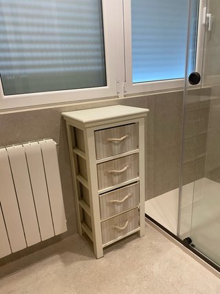 Cajonera organizadora beige y blanca