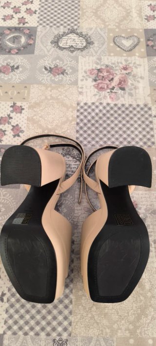 Zapatos de tacón ancho