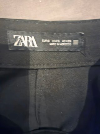 Falda midi Zara negra con abertura lateral T.S