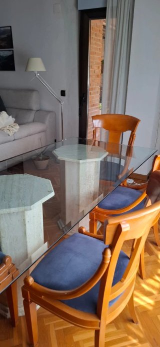 Mesa de cristal con columnas + 6 sillas