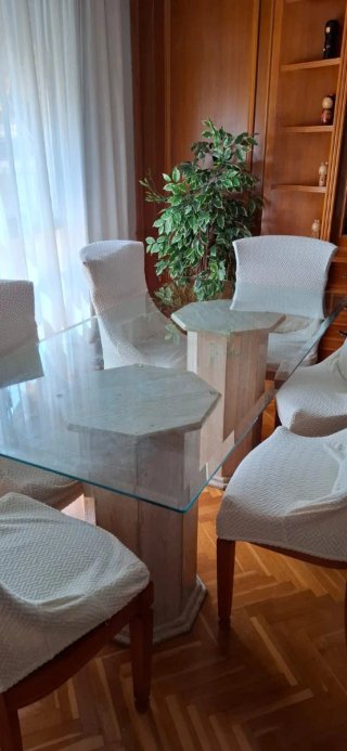 Mesa de cristal con columnas + 6 sillas