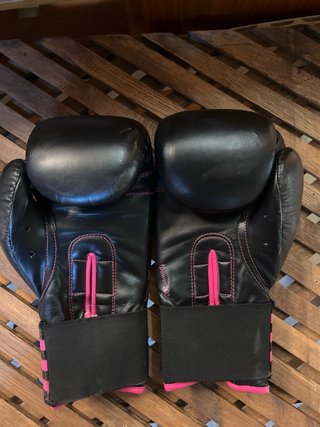 Guantes de Boxeo Adidas Negros y Rosas
