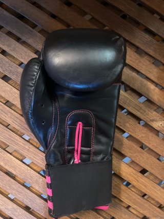 Guantes de Boxeo Adidas Negros y Rosas