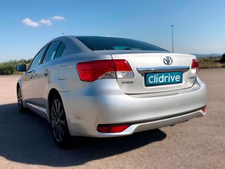 TOYOTA avensis