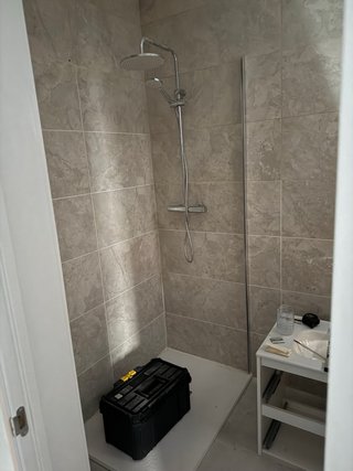 Instalación de mamparas de baño