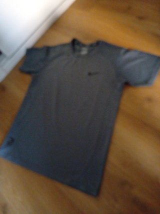 Camiseta Nike Gris Deportiva
