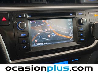 Toyota Auris Hybrid Active 100 kW (136 CV)