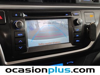 Toyota Auris Hybrid Active 100 kW (136 CV)