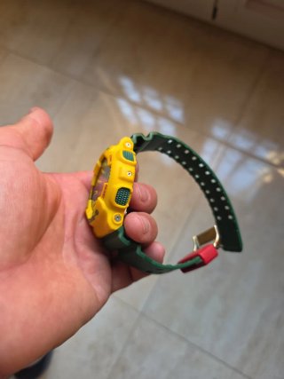 Reloj G-Shock Amarillo y Verde