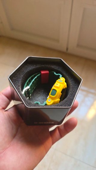 Reloj G-Shock Amarillo y Verde