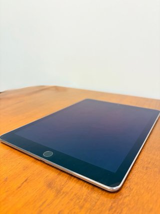 iPad Air 2 (32GB) + iPhone 11 (64GB)